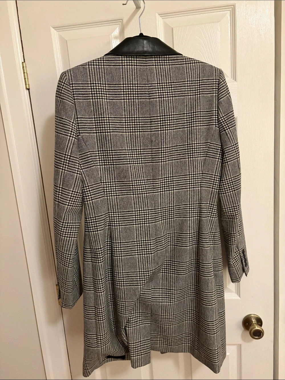 Classiques Entier Black & White Plaid Wool Blend Trench Jacket – Size 6